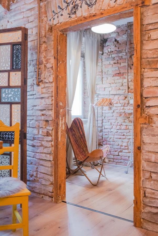 Accommodation At The Folklore Apartment ブラチスラヴァ エクステリア 写真
