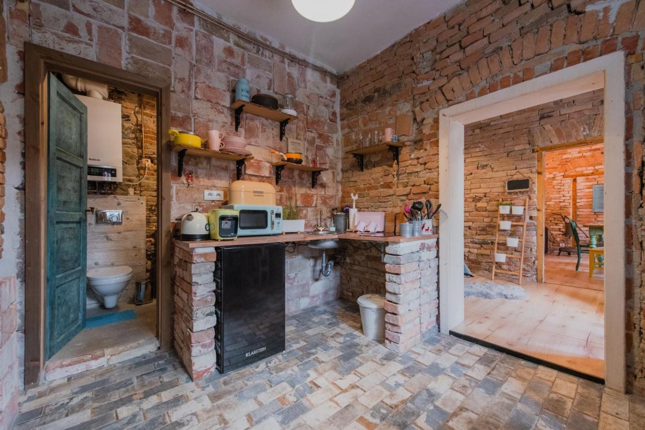 Accommodation At The Folklore Apartment ブラチスラヴァ エクステリア 写真