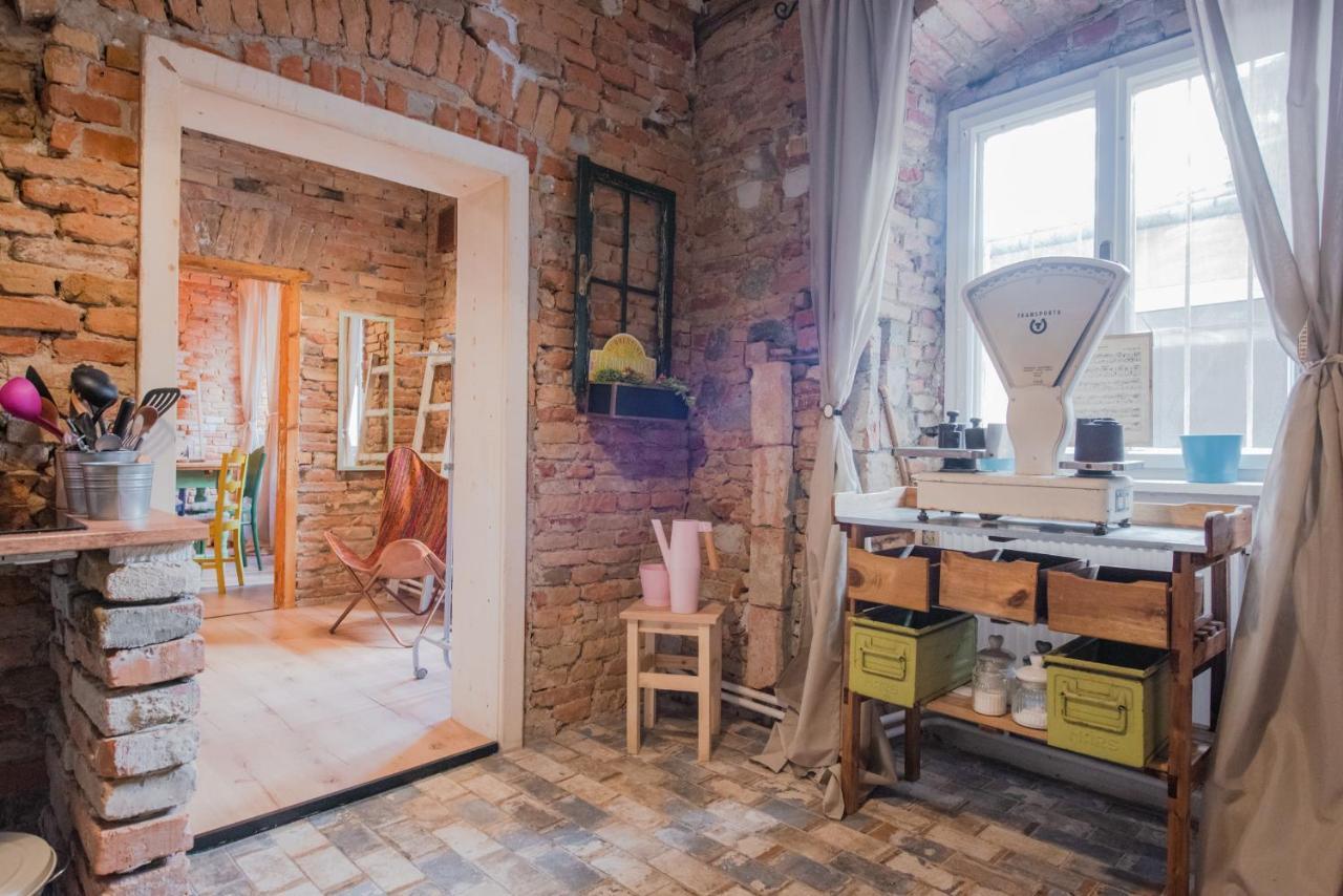 Accommodation At The Folklore Apartment ブラチスラヴァ エクステリア 写真